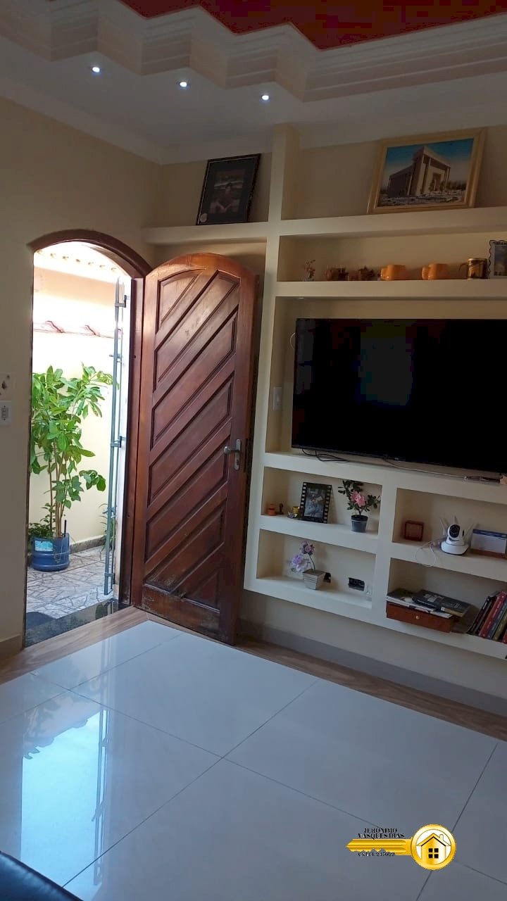 0d230f08845f6d15e0235e0f31baf4c1.jpg