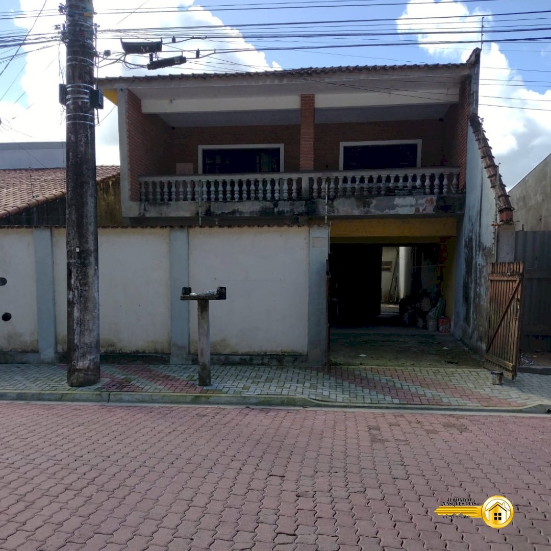 Sobrado lado praia